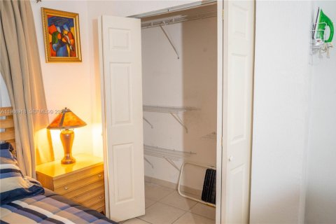 Купить кондоминиум в Хайалиа, Флорида 3 спальни, 113.34м2, № 2044825 - фото 26