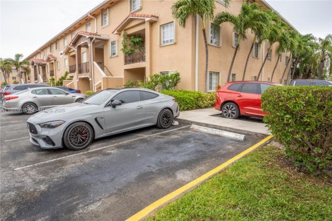 Купить кондоминиум в Хайалиа, Флорида 3 спальни, 113.34м2, № 2044825 - фото 6