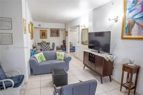 Купить кондоминиум в Хайалиа, Флорида 3 спальни, 113.34м2, № 2044825 - фото 14