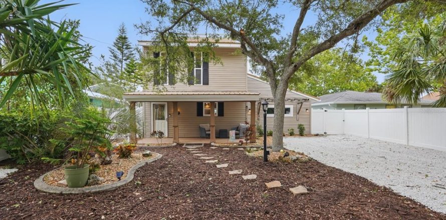 House in Flagler Beach, Florida 3 bedrooms, 184.32 sq.m. № 1688429