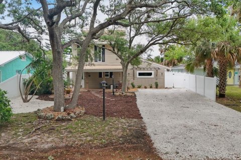 House in Flagler Beach, Florida 3 bedrooms, 184.32 sq.m. № 1688429 - photo 2