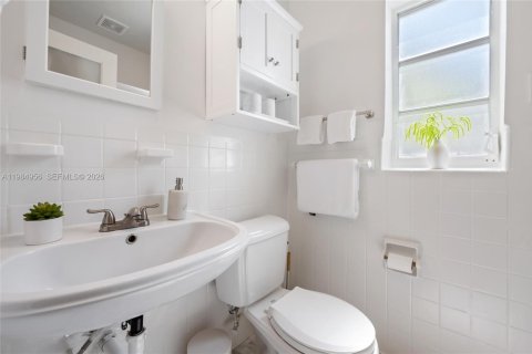 Copropriété à vendre à Miami Beach, Floride: 46.45 m2 № 2046930 - photo 15