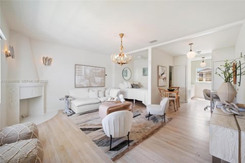 Studio à Condo à Miami Beach, Floride  № 2046930