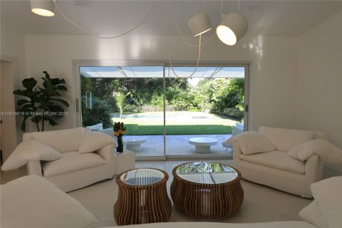 Casa en Biscayne Park, Florida 3 dormitorios, 163.6 m2 № 2018221