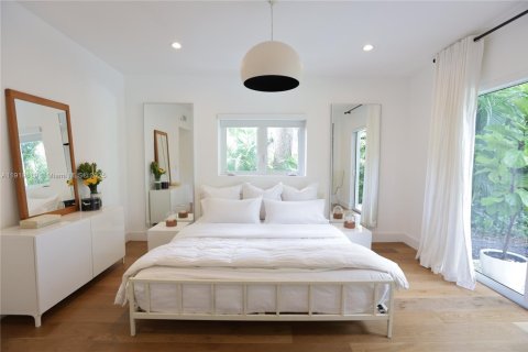 Casa en alquiler en Biscayne Park, Florida, 3 dormitorios, 163.6 m2 № 2018221 - foto 4