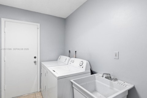 Touwnhouse à louer à Hollywood, Floride: 3 chambres, 187.66 m2 № 2074991 - photo 28