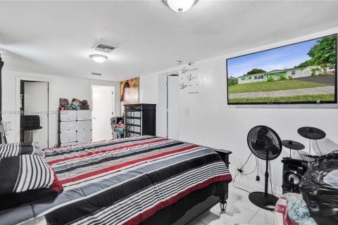 Casa en venta en Hollywood, Florida, 4 dormitorios, 148.27 m2 № 1978534 - foto 9