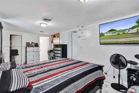 Casa en venta en Hollywood, Florida, 4 dormitorios, 148.27 m2 № 1978534 - foto 10