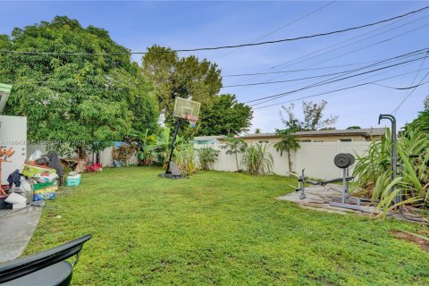 Casa en venta en Hollywood, Florida, 4 dormitorios, 148.27 m2 № 1978534 - foto 24