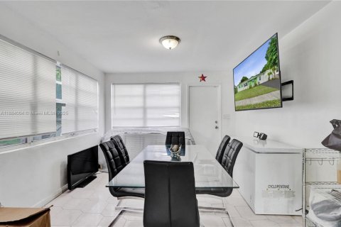 Casa en venta en Hollywood, Florida, 4 dormitorios, 148.27 m2 № 1978534 - foto 20