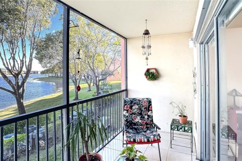 Condo in Pembroke Pines, Florida, 1 bedroom  № 2026870 - photo 18