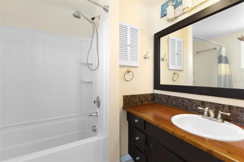 Casa en venta en Bradenton, Florida, 2 dormitorios, 133.22 m2 № 1765437 - foto 29