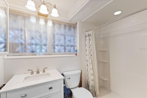 Casa en venta en Bradenton, Florida, 2 dormitorios, 133.22 m2 № 1765437 - foto 17