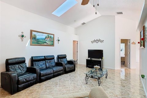 Casa en venta en Davenport, Florida, 4 dormitorios, 152.27 m2 № 2211899 - foto 4