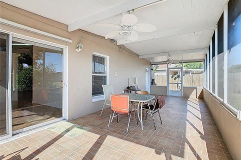 Casa en venta en Davenport, Florida, 4 dormitorios, 152.27 m2 № 2211899 - foto 18