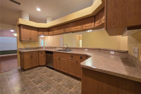 Casa en venta en Brooksville, Florida, 5 dormitorios, 336.68 m2 № 1628853 - foto 4