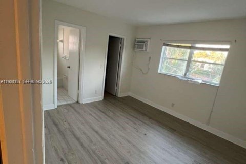 Condo in Fort Lauderdale, Florida, 1 bedroom № 2154646 - photo 7