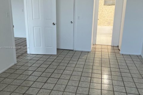 Condominio en venta en Miami, Florida, 1 dormitorio, 78.04 m2 № 1960381 - foto 7