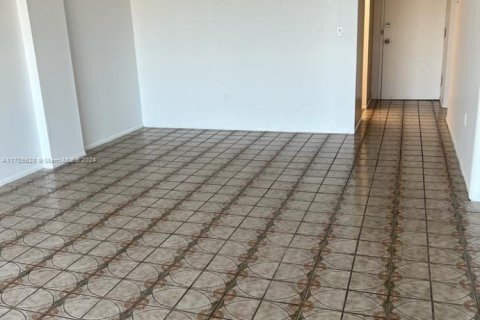 Condominio en venta en Miami, Florida, 1 dormitorio, 78.04 m2 № 1960381 - foto 2