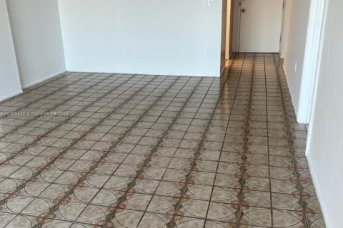 Condominio en venta en Miami, Florida, 1 dormitorio, 78.04 m2 № 1960381 - foto 6