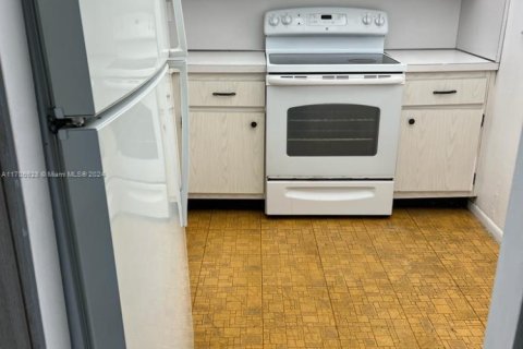 Condominio en venta en Miami, Florida, 1 dormitorio, 78.04 m2 № 1960381 - foto 3