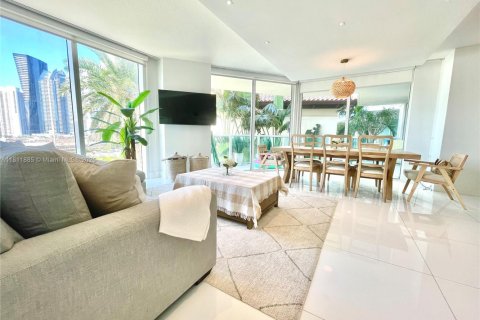 Condo in Sunny Isles Beach, Florida, 3 bedrooms  № 1869941 - photo 23
