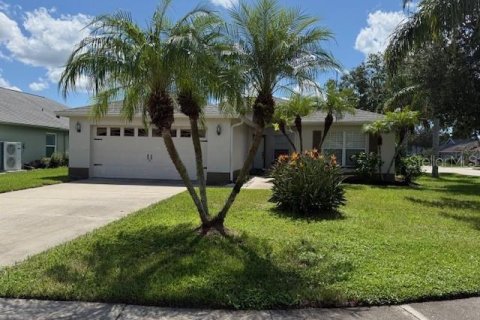 House in Bradenton, Florida 3 bedrooms, 142.79 sq.m. № 1902705 - photo 1