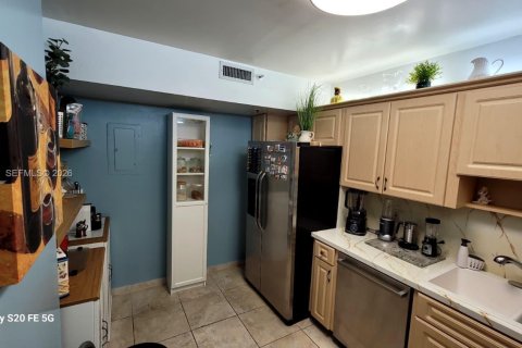 Купить кондоминиум в Холливуд, Флорида 2 спальни, 105.17м2, № 2046402 - фото 13