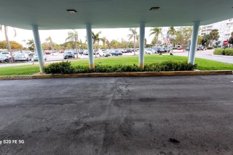 Купить кондоминиум в Холливуд, Флорида 2 спальни, 105.17м2, № 2046402 - фото 30