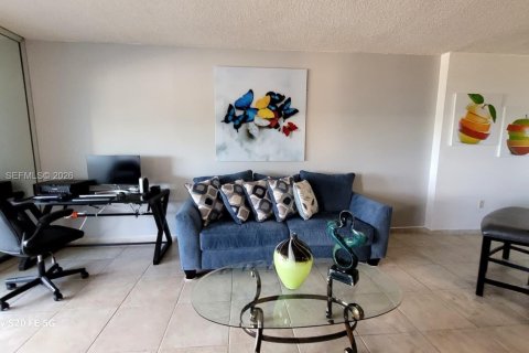 Купить кондоминиум в Холливуд, Флорида 2 спальни, 105.17м2, № 2046402 - фото 3