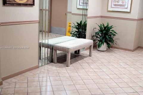 Купить кондоминиум в Холливуд, Флорида 2 спальни, 105.17м2, № 2046402 - фото 23