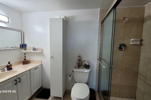 Купить кондоминиум в Холливуд, Флорида 2 спальни, 105.17м2, № 2046402 - фото 17