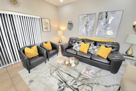 Condominio en alquiler en Kissimmee, Florida, 3 dormitorios, 116.59 m2 № 1902357 - foto 4