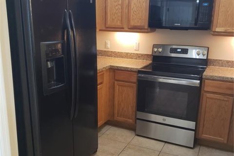 Condominio en alquiler en Kissimmee, Florida, 3 dormitorios, 116.59 m2 № 1902357 - foto 2