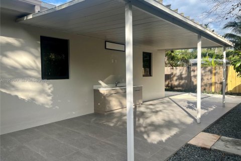 Снять в аренду виллу или дом в Майами, Флорида 2 спальни, 74.41м2, № 2008554 - фото 19