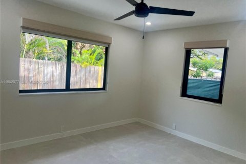 Снять в аренду виллу или дом в Майами, Флорида 2 спальни, 74.41м2, № 2008554 - фото 13