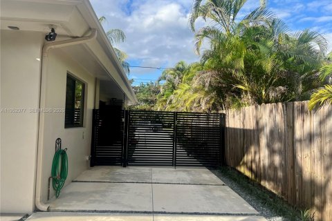 Снять в аренду виллу или дом в Майами, Флорида 2 спальни, 74.41м2, № 2008554 - фото 22