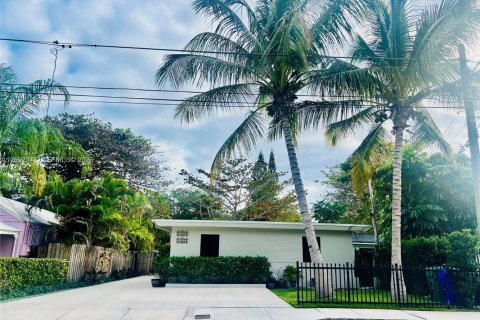 Снять в аренду виллу или дом в Майами, Флорида 2 спальни, 74.41м2, № 2008554 - фото 2