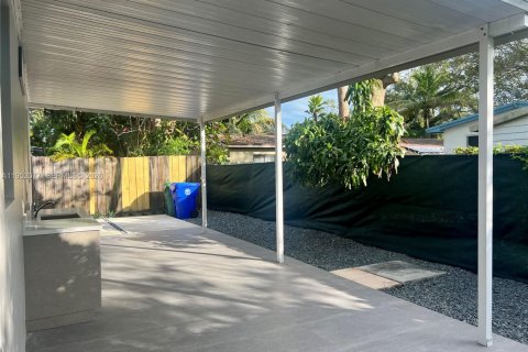 Снять в аренду виллу или дом в Майами, Флорида 2 спальни, 74.41м2, № 2008554 - фото 20