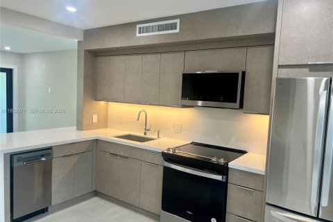 Снять в аренду виллу или дом в Майами, Флорида 2 спальни, 74.41м2, № 2008554 - фото 9