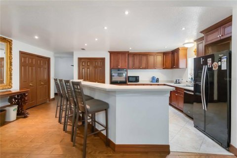 Villa ou maison à vendre à Cocoa, Floride: 3 chambres, 234.21 m2 № 1909792 - photo 9