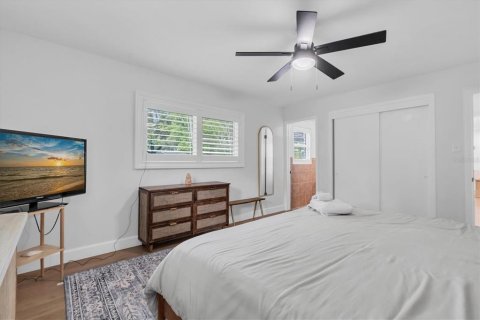 House in Saint Petersburg, Florida 2 bedrooms, 134.34 sq.m. № 2235636 - photo 19