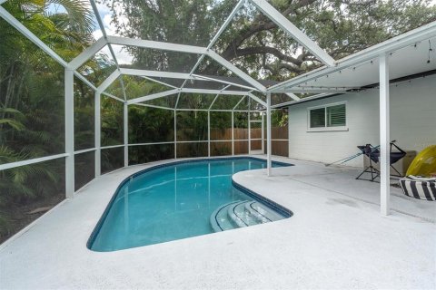 House in Saint Petersburg, Florida 2 bedrooms, 134.34 sq.m. № 2235636 - photo 29