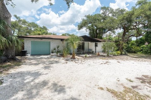 House in Saint Petersburg, Florida 2 bedrooms, 134.34 sq.m. № 2235636 - photo 6