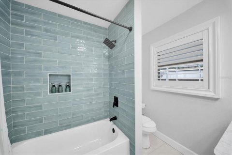 House in Saint Petersburg, Florida 2 bedrooms, 134.34 sq.m. № 2235636 - photo 24