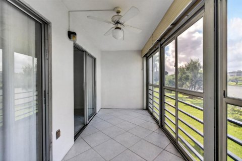 Copropriété à louer à Boca Raton, Floride: 2 chambres, 83.24 m2 № 2432296 - photo 12