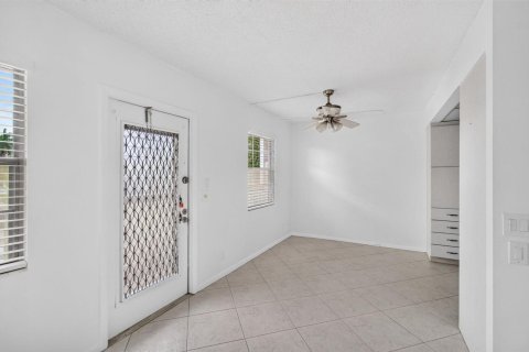 Copropriété à louer à Boca Raton, Floride: 2 chambres, 83.24 m2 № 2432296 - photo 18
