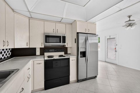 Copropriété à louer à Boca Raton, Floride: 2 chambres, 83.24 m2 № 2432296 - photo 25