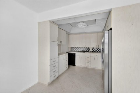 Copropriété à louer à Boca Raton, Floride: 2 chambres, 83.24 m2 № 2432296 - photo 19