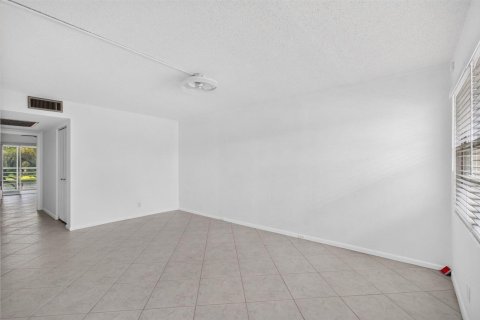 Copropriété à louer à Boca Raton, Floride: 2 chambres, 83.24 m2 № 2432296 - photo 15